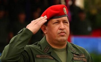Hugo Chávez de carne y hueso | José Carlos de Nóbrega Hugo Chávez-saludo militar-presidente