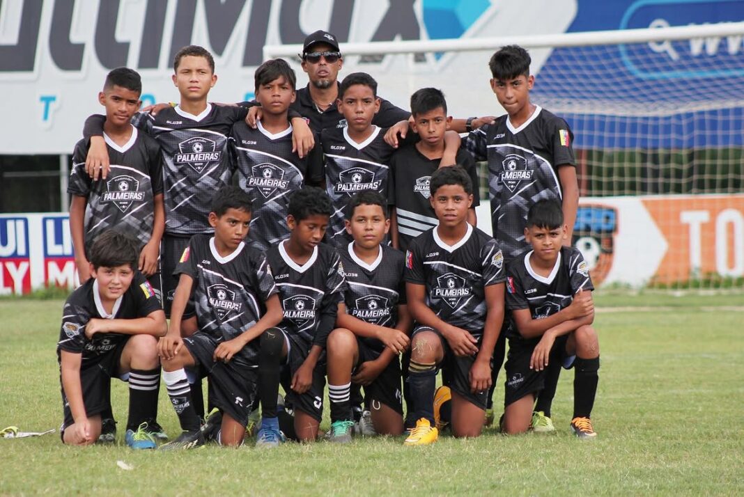 Escuela de fútbol Palmeiras de Naguanagua