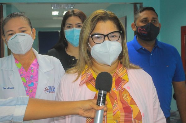  mesas quirúrgicas y electro bisturís 