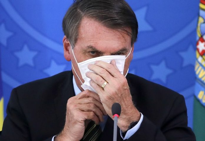 Evalúan destitución de Bolsonaro
