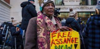 libertad bajo fianza para Julian Assange