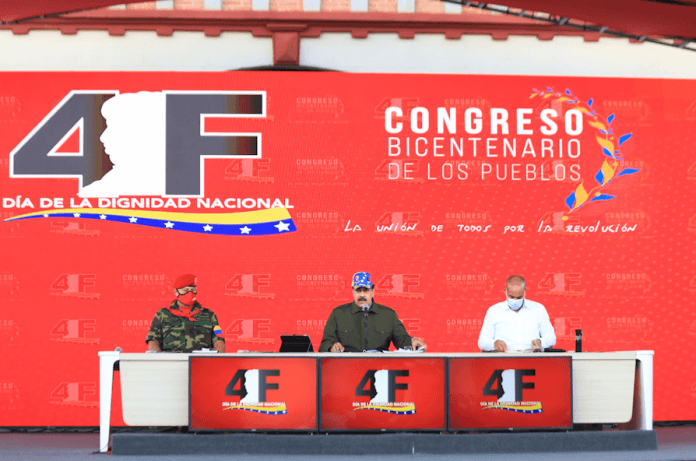 Maduro: "saludo este 4F a los combatientes leales a Chávez"