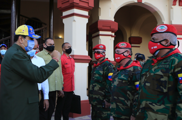 Maduro: "saludo este 4F a los combatientes leales a Chávez"