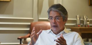 Guillermo Lasso se perfila a ser el rival Arauz