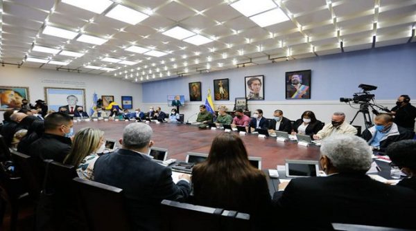 Maduro en Consejo de Ministros: apoyaremos 34 leyes del Plan Legislativo