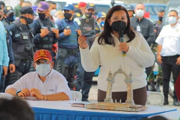 8.800 funcionarios