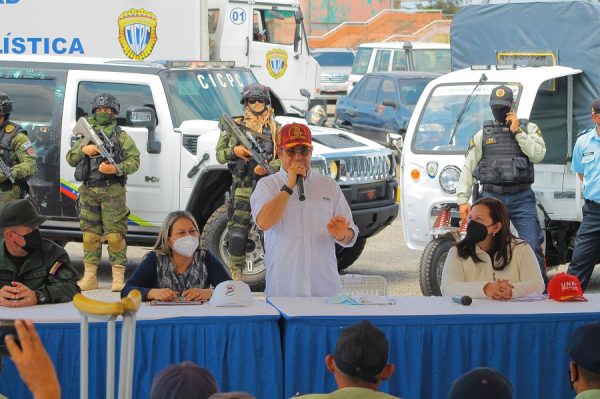 8.800 funcionarios