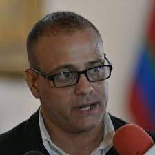 Luis Tovías Baciao-Miradas a través de ojos muertos