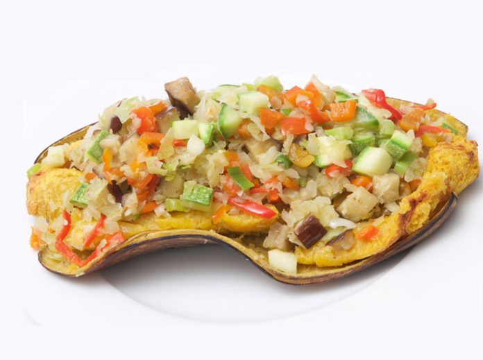 plátano horneado con vegetales