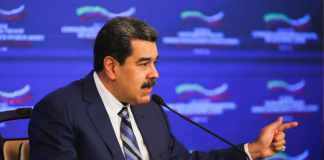 Venezuela y Rusia firman 12 documentos de acuerdos por 10 años