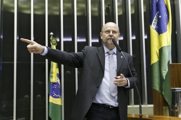 brasil-líder del PT en la Cámara de Diputados, Elvino Bohn Gass
