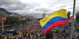 Colombianos vuelven a las calles