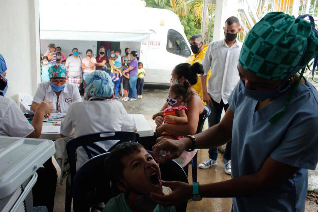 vacunación en Ciudad Plaza