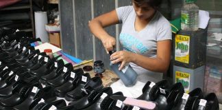 Fábricas de calzados y uniformes escolares