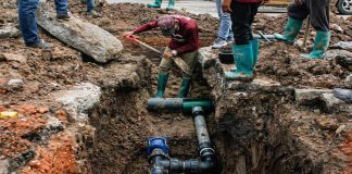 Empalme de tubería de aguas blancas beneficia a familias de Bello Monte
