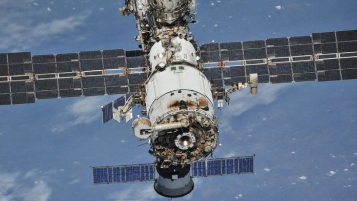 La Estación Espacial Internacional se enfrenta a "daños irreparables" La Estación Espacial Internacional se enfrenta a "daños irreparables"