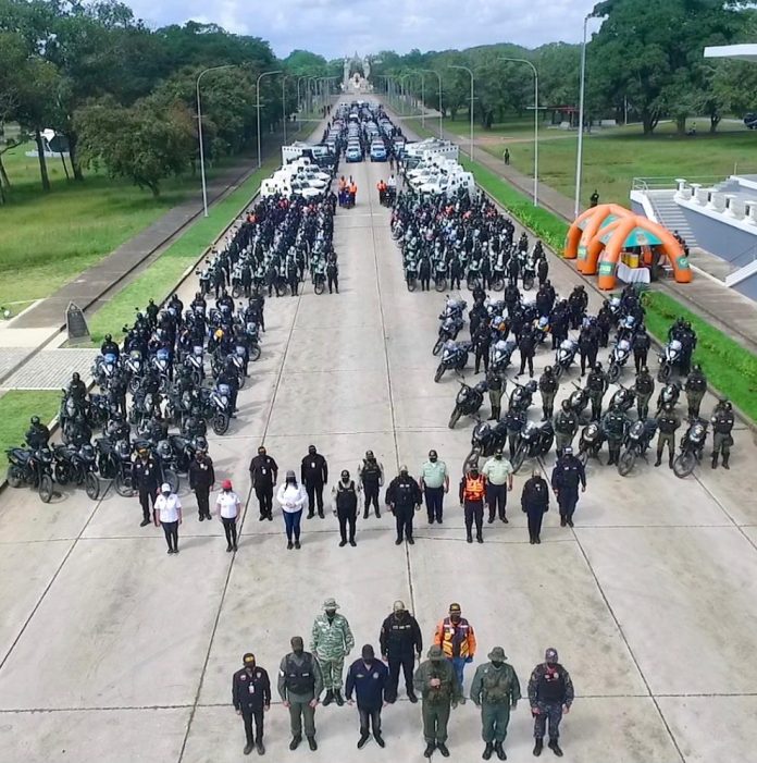 3 mil 500 efectivos