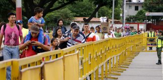 Evalúan protocolos para paso peatonal en frontera con Colombia