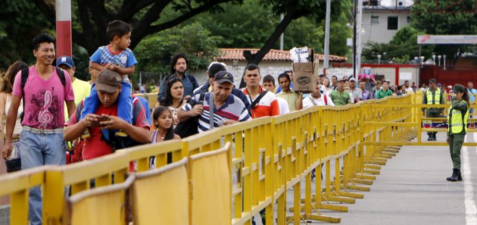 Evalúan protocolos para paso peatonal en frontera con Colombia