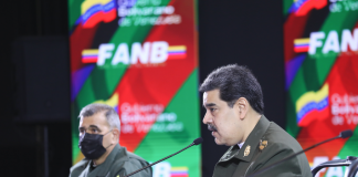 Presidente Maduro tiende la mano a venezolanos en Colombia