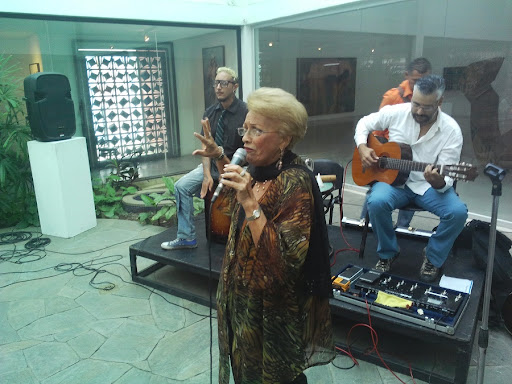 Mireya en MUVA Patio 2