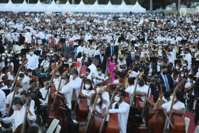 La orquesta más grande del mundo suena en Venezuela