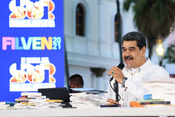 Maduro: Abdo Benítez y Luis Lacalle Pou le tienen miedo al debate