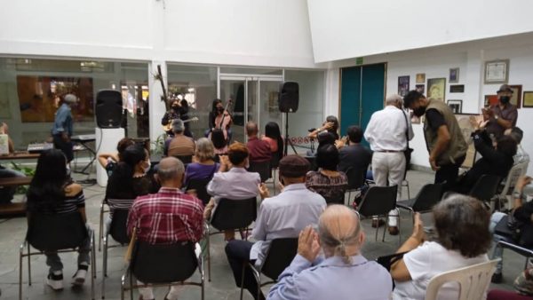 homenaje a Mireya Chirinos