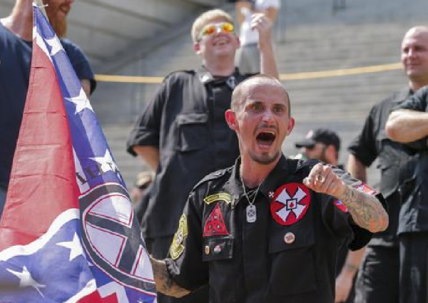 Aumentan milicias armadas racistas en EE.UU