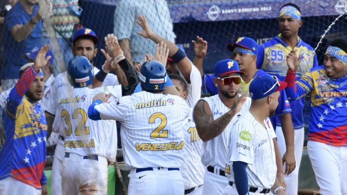 Navegantes celebran triunfo Magallanes silencia a los Charros de Jalisco 5-0
