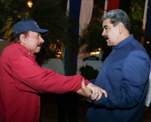 Presidente  Maduro asiste a juramentación de Daniel Ortega