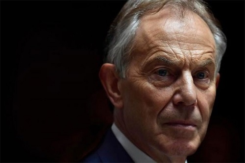 tony blair retirar título de caballero a Tony Blair