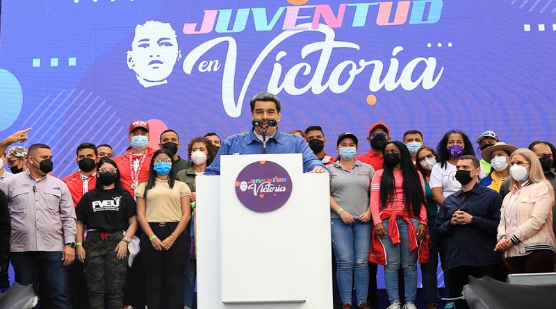 Presidente a la juventud 3R nets Presidente Maduro: juventud comprometida, consciente y brillante