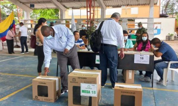 Excluidos colombianos en Venezuela para votar