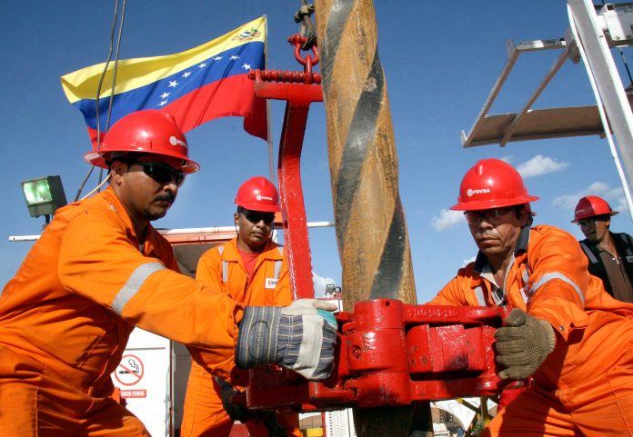 Trabajadores-de-PDVSA- La meta del 2022: 2 millones de barriles de petróleo