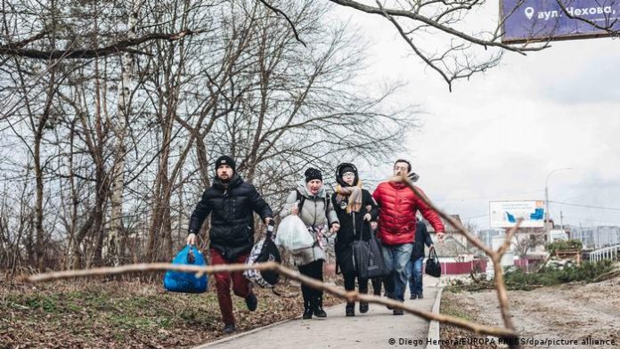 Ucrania rechaza corredores humanitarios que conducen a Rusia?