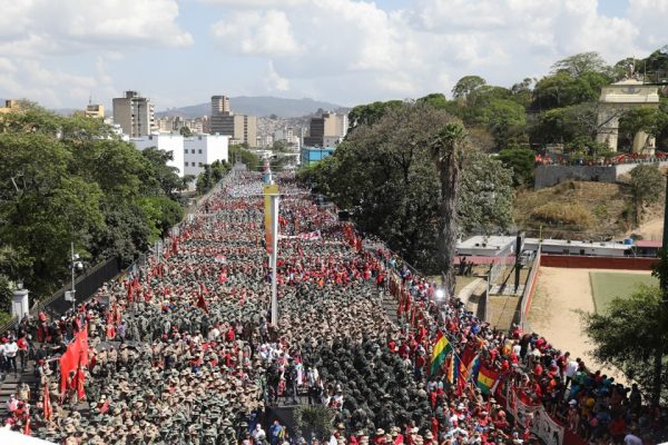 Maduro lanzó ofensiva 