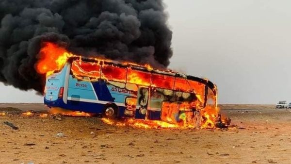 choque_de_autobxs_y_un_camixn_dejan_al_menos_10_muertos_en_egipto.jpg_1718483347 autobús turístico