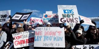demanda contra fabricantes de armas en EEUU
