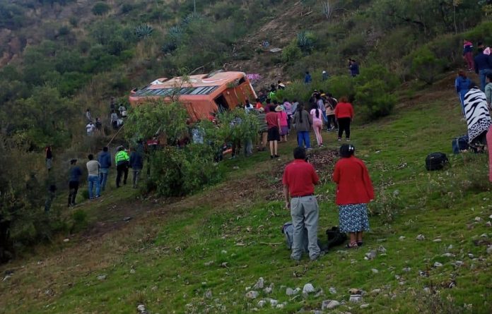 Perú-ómnibus-volcamiento-11 fallecidos 2 Perú-ómnibus-volcamiento-11 fallecidos 2