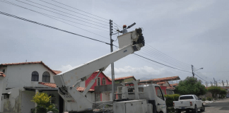 Corpoelec instala 50 lámparas led en comunidad de Carabobo