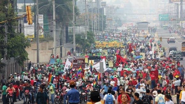 principal_marcha_dia_internacional_del_trabajador_honduras_editada.jpg_1718483347 Día Internacional de los Trabajadores