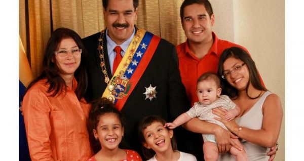 Presidente Maduro felicita a los Padres del mundo