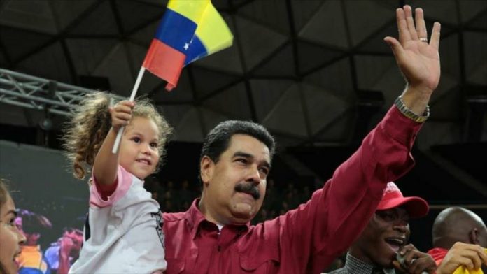 Presidente Maduro felicita a los Padres del mundo