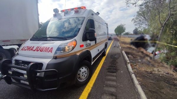 accidente_de_trxfico_en_querxtaro_deja_13_mexicanos_muertos.jpg_1718483347 Accidente de tráfico en México