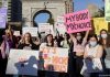 Miles de estadounidenses protestan por fallo en materia de aborto Miles de estadounidenses protestan por fallo en materia de aborto