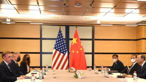 China rechaza postura hostil de EE.UU.
