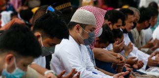 Eid Adha Mubarak-celebración-fieles musulmanes-Maduro