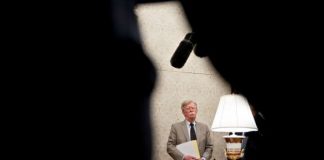 Exasesor de Trump confiesa que ayudó a planear golpes de Estado