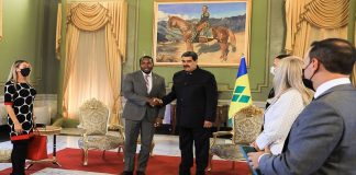 Presidente Maduro ricibe credenciales de nuevos embajadores